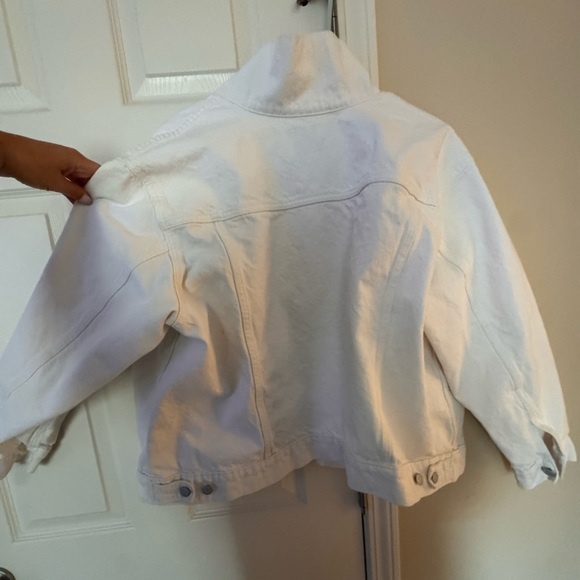 Old Navy Women's White Jean Jacket - Picture 4 of 5